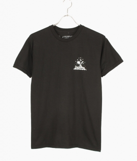 <img class='new_mark_img1' src='//img.shop-pro.jp/img/new/icons24.gif' style='border:none;display:inline;margin:0px;padding:0px;width:auto;' />�� 50%OFF! �ۡ�Us Versus Them��S/S TEE LOST PARADISE